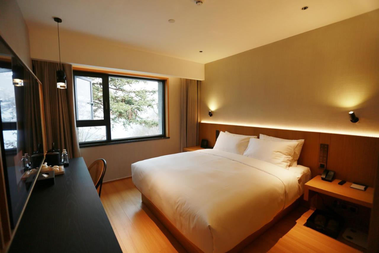 Hotel Wudang Mountain The Yew House Wudangshan Esterno foto